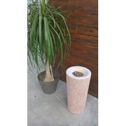 Cendrier extérieur en béton ETNA finition agrégats rosé in situ - Leader Equipements