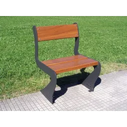 Visuel de la chaise extérieure Soledad - pieds métal et lames de bois exotique - Leader Equipements