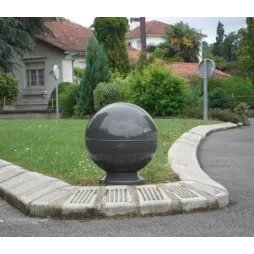 Borne de ville anti-stationnement en sphère