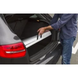 Visuel de la table forain pliante qui rentre dans un coffre de voiture - Leader Equipements