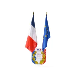 Les 2 drapeaux demandés par l'État