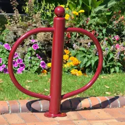 Poteau rangement motos avec possibilité de les sécuriser avec antivol