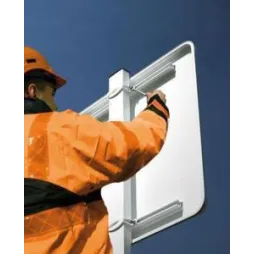 Panneau routier, robuste, léger et rapide à installer