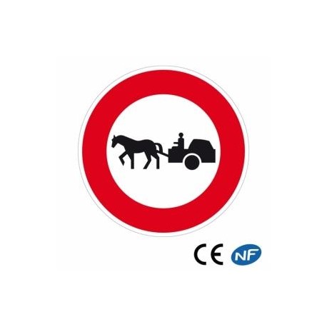Panneau de circulation annonçant un interdit de passage à tout véhicule tracté par un animal