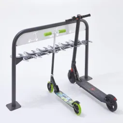 Range trottinettes sur pied