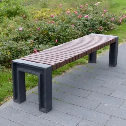 Banquette urbaine en plastique recyclé