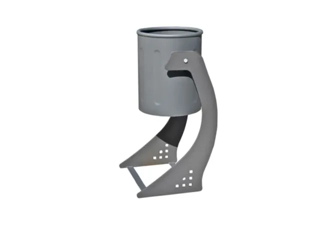 Poubelle publique en métal