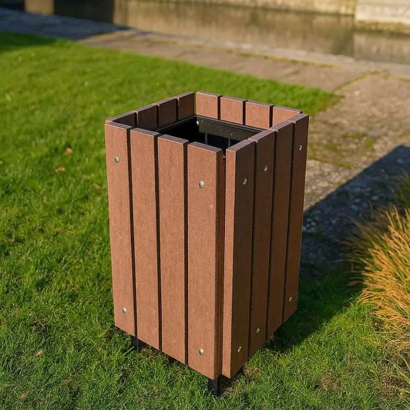 Corbeille extérieure en plastique recyclé