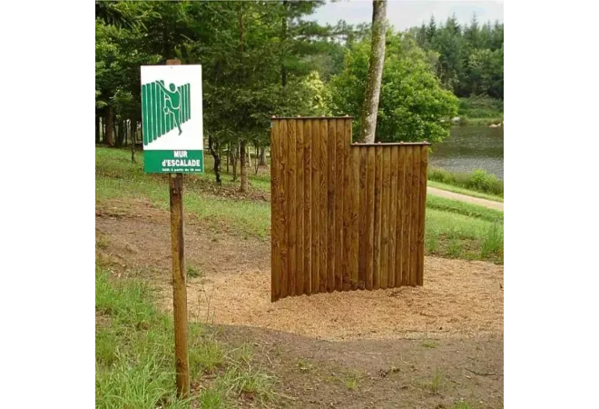 Mur d'escalade en bois pour parcours de santé extérieur