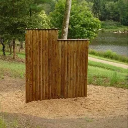 Module en bois sur parcours de santé en foret