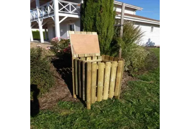 Poubelle publique en demi rondins de bois capacité100 L