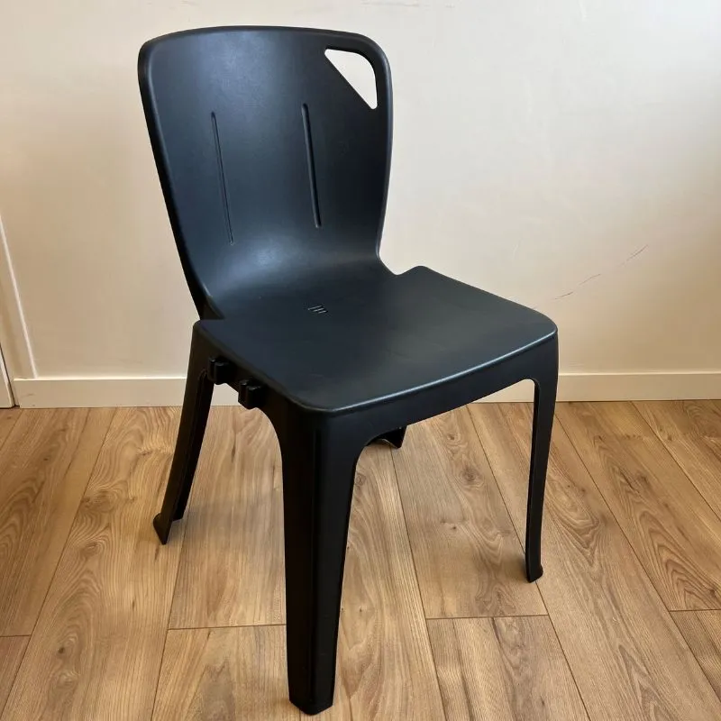 Chaise en plastique monobloc pour collectivités Chaise en plastique monobloc pour collectivités