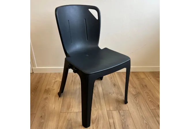 Chaise en plastique monobloc pour collectivités Chaise en plastique monobloc pour collectivités