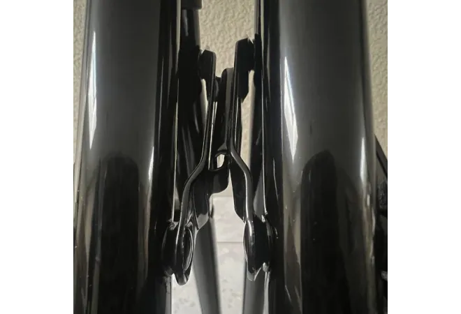 Accroche en métal pour chaise