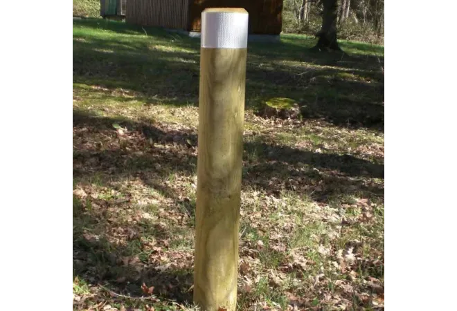 Borne de sécurité en bois avec bande rétro réfléchissante