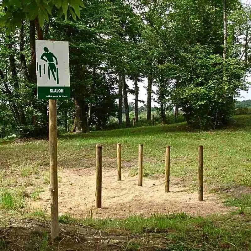Module en bois pour parcours de santé extérieur
