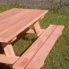 Table avec banc en bois