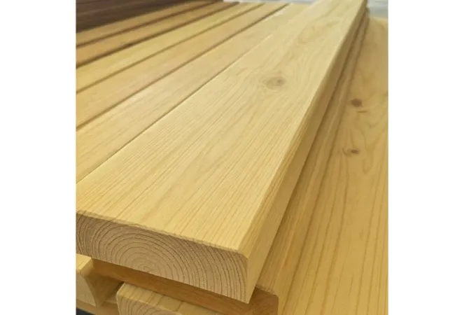 Latte de bois de pin pour conception de banc extérieur