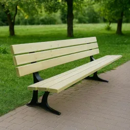 Banc avec 6 lames en pin certifié FSC et piètement en fonte