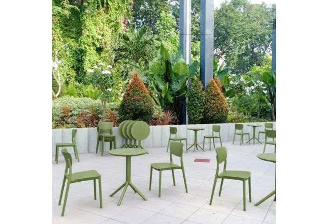 Mobilier de terrasse CHR vert olive en extérieur Mobilier de terrasse CHR vert olive en extérieur