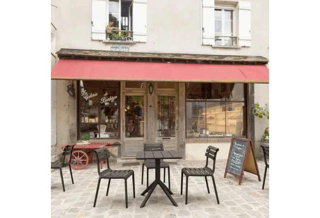 Terrasse de restaurant mobilier CHR extérieur noir Terrasse de restaurant mobilier CHR extérieur noir