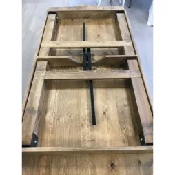 Table rectangulaire en bois pliée Table rectangulaire en bois pliée