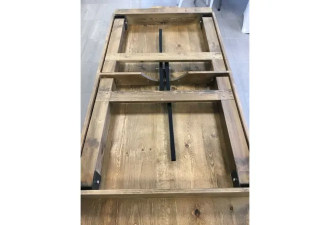 Table rectangulaire en bois pliée Table rectangulaire en bois pliée