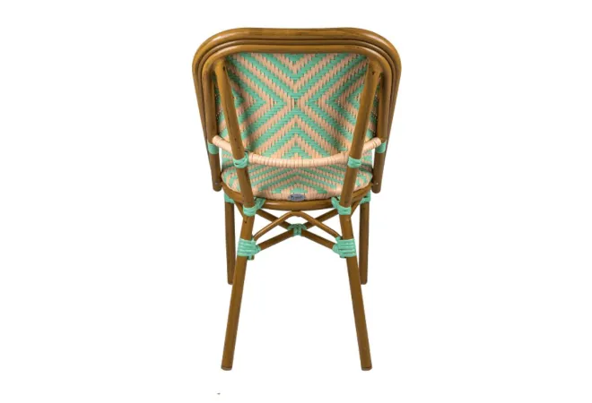 Chaise CHR extérrieur vue dos Chaise CHR extérrieur vue dos