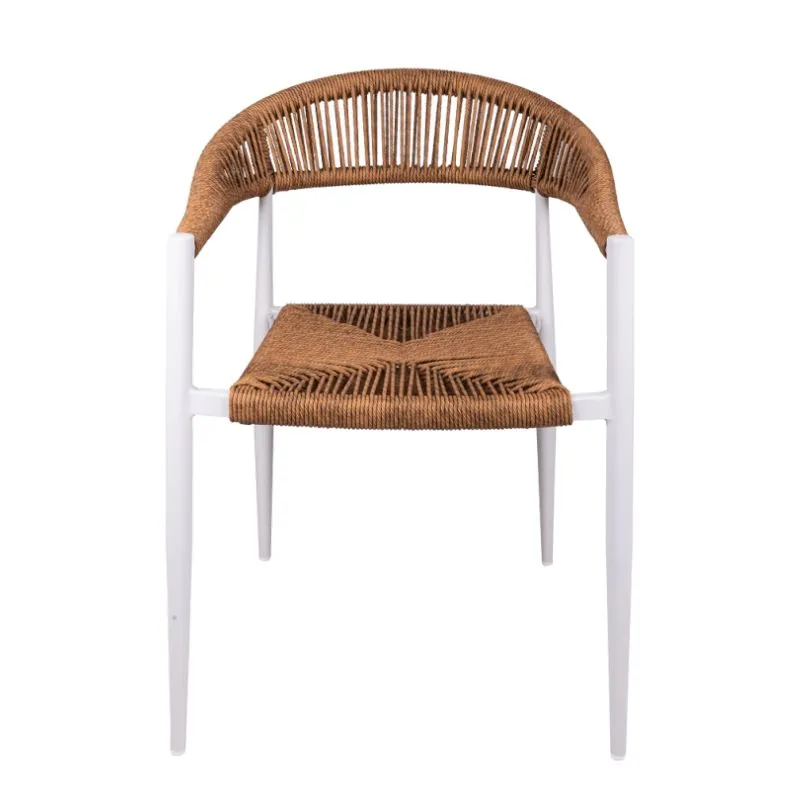 Fauteuil en cordes marron et structure blanche Fauteuil en cordes marron et structure blanche