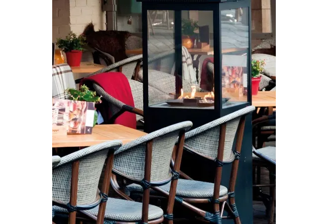 Chaises empilables sur terrasse CHE Chaises empilables sur terrasse CHE