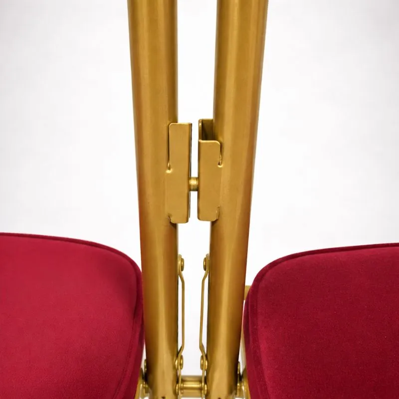 Système d'accroche pour la chaise pliante en velours