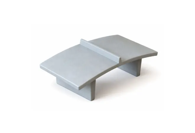 Table incurvée en béton