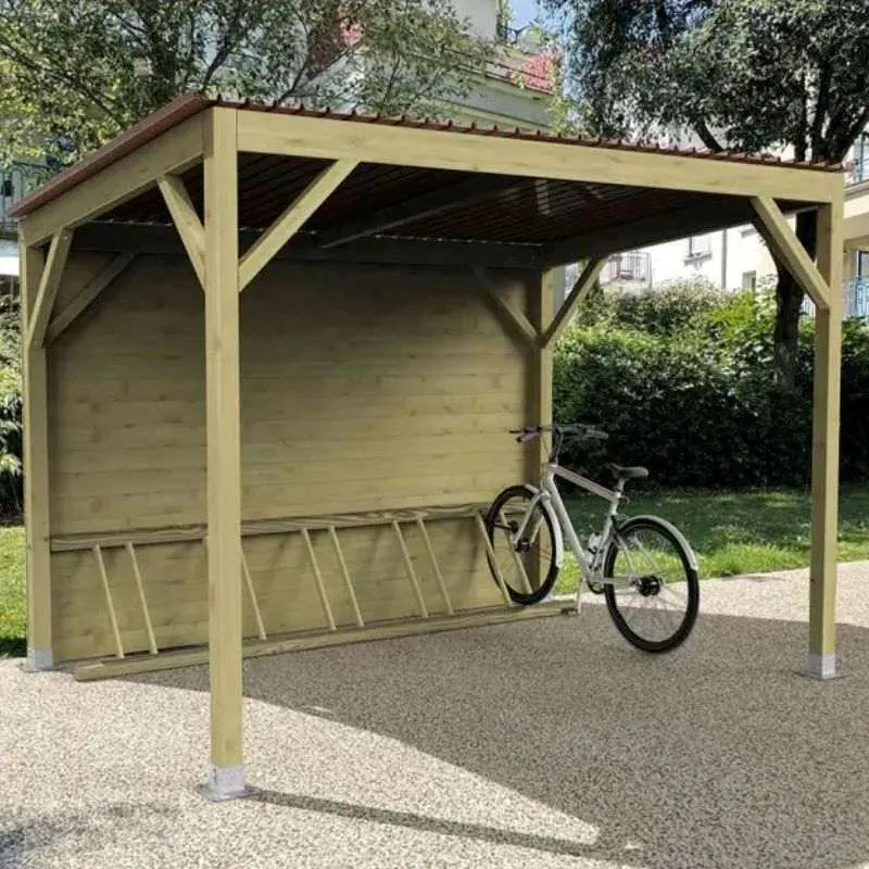 Abri 2 roues en bois dans un jardin public