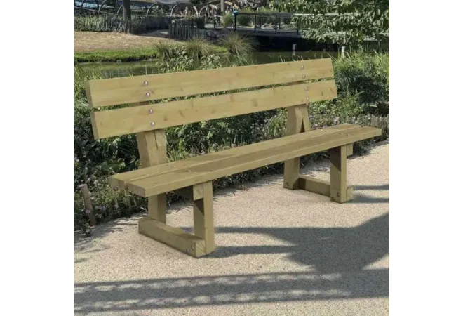 Banc de jardin en bois dans un parc public