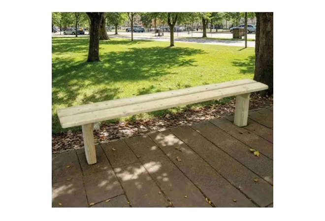 Banquette extérieure en bois dans un parc public