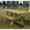 Table avec banc en bois dans un parc urbain Table avec banc en bois dans un parc urbain