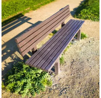 Banc public en plastique recyclé