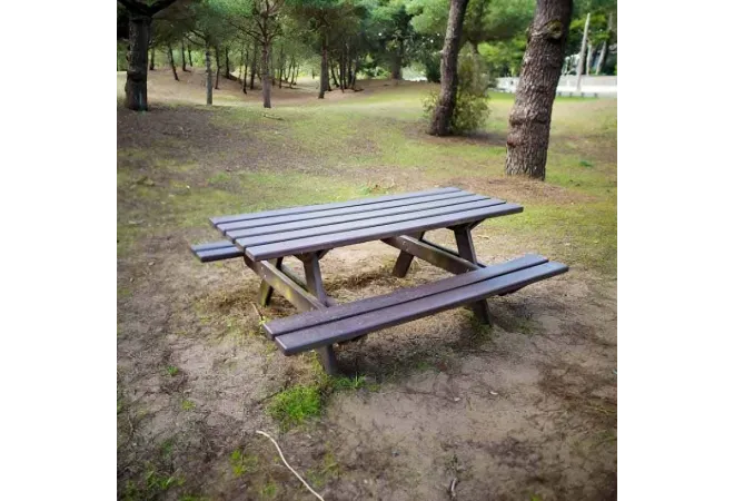 Table picnic en plastique recyclé