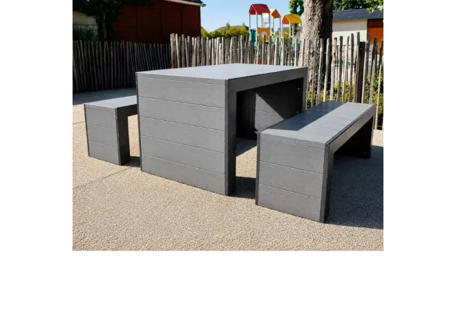 Table en plastique recyclé Table en plastique recyclé