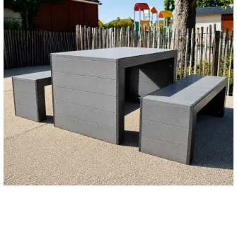 Table en plastique recyclé
