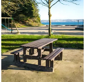 Table picnic en plastique recyclé