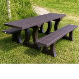 Table de pique-nique en PMR Table de pique-nique en PMR