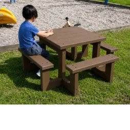 Table picnic enfant en plastique recyclé Table picnic enfant en plastique recyclé