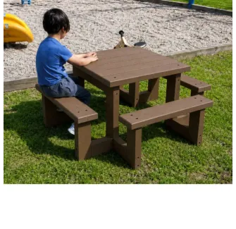 Table picnic enfant en plastique recyclé