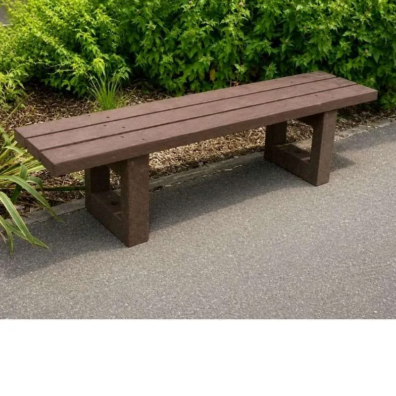 Banquette extérieure en plastique recyclé