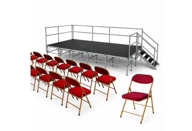 Lot chaises pliantes en velours rouge et podium estrad Lot chaises pliantes en velours rouge et podium estrad