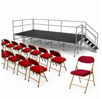 Lot chaises pliantes en velours rouge et podium estrad