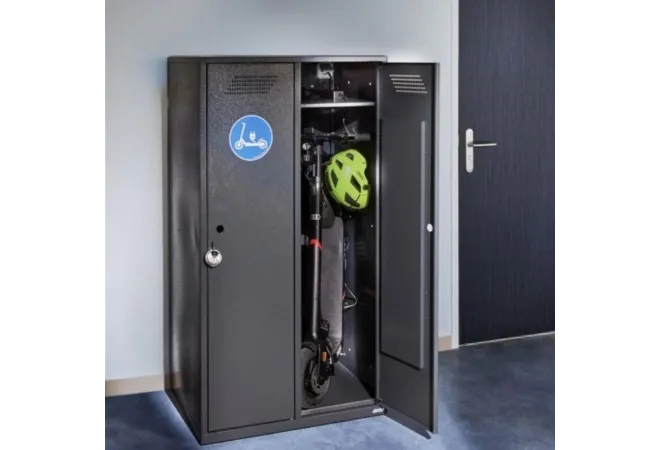 Casier vestiaure pour 2 trottinetttes électriques, casques et effets personnels