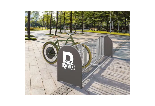 Support vélos 8x2 places en face à face dans un espace public Support vélos 8x2 places en face à face dans un espace public