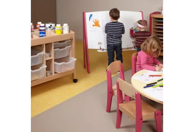Aménagement scolaire avec le mobilier peinture mobile Aménagement scolaire avec le mobilier peinture mobile
